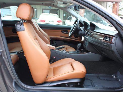 Used 2011 BMW 335i xDrive Coupe image 13