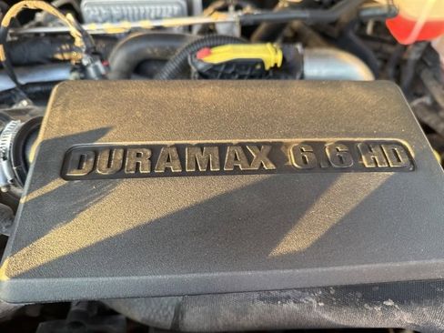 Used 2023 GMC Sierra 2500 AT4 image 9