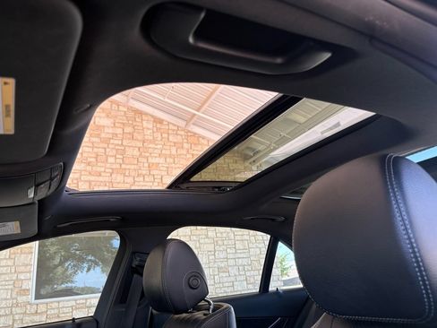 Used 2017 Mercedes-Benz E 300 image 31