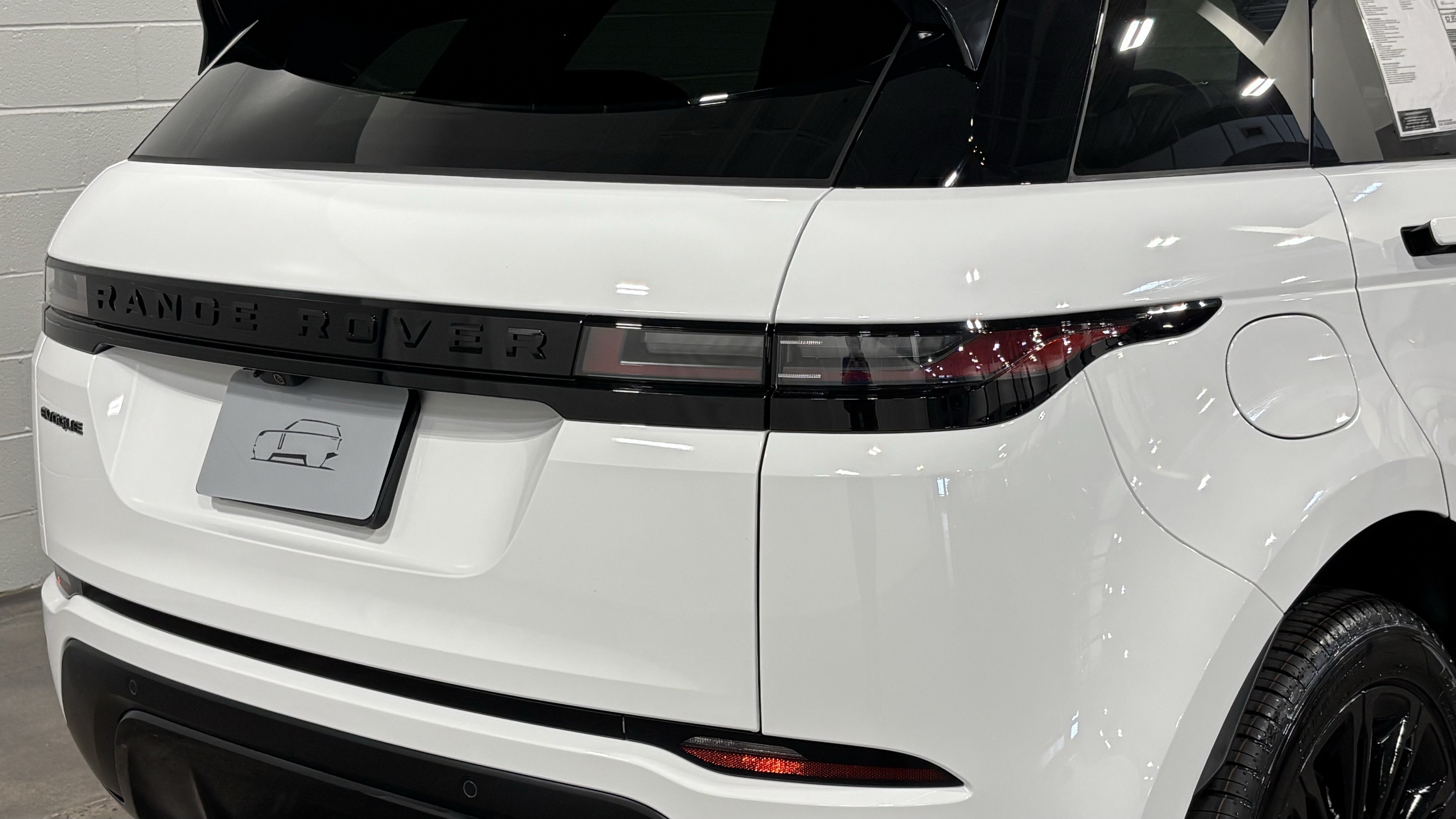 New 2026 Land Rover Range Rover Evoque S AWD/4WD image 17
