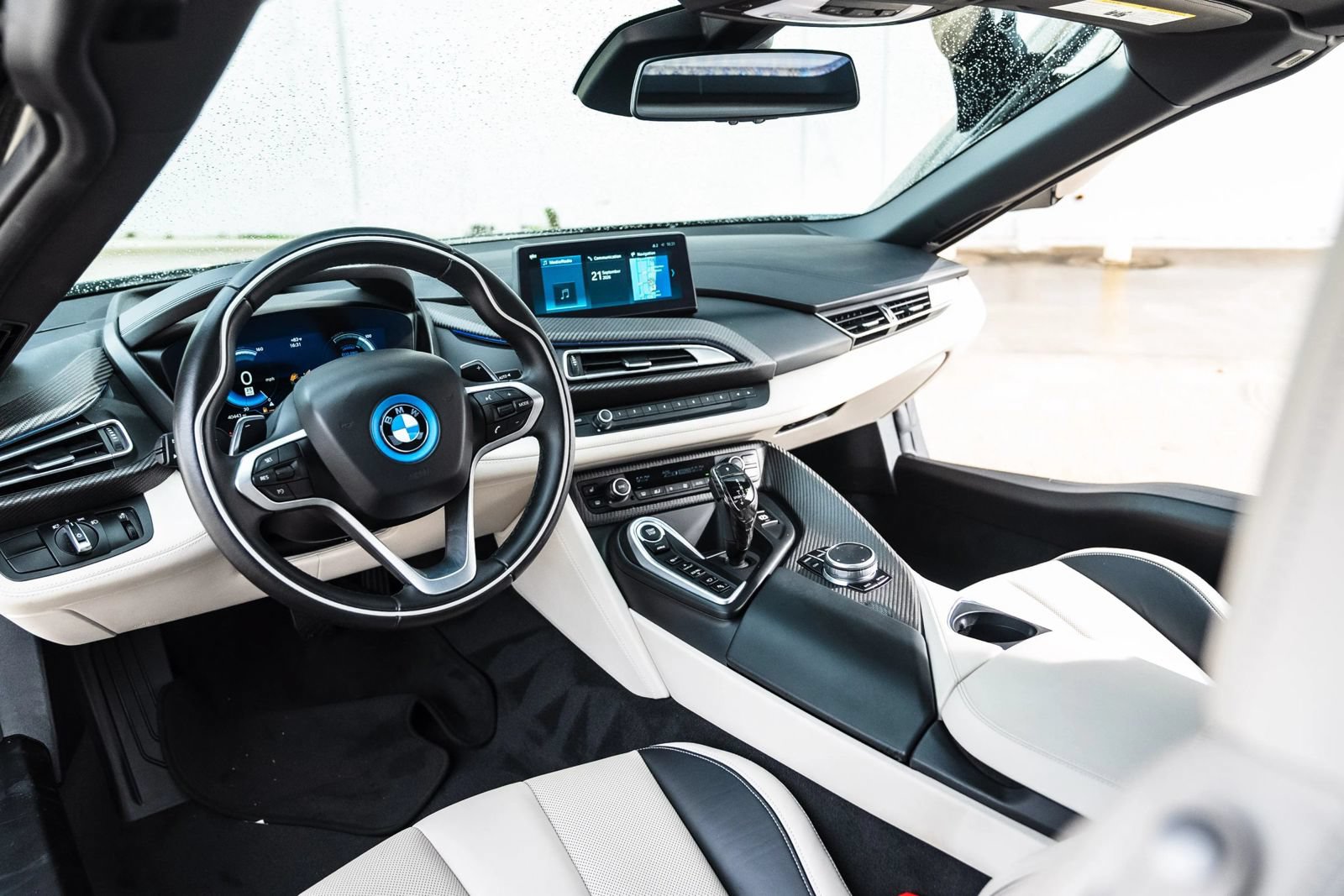 Used 2019 BMW i8 Roadster AWD/4WD image 17