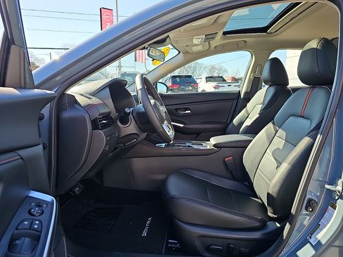 Certified 2025 Nissan Sentra SR w/ SR Premium Package FWD image 15