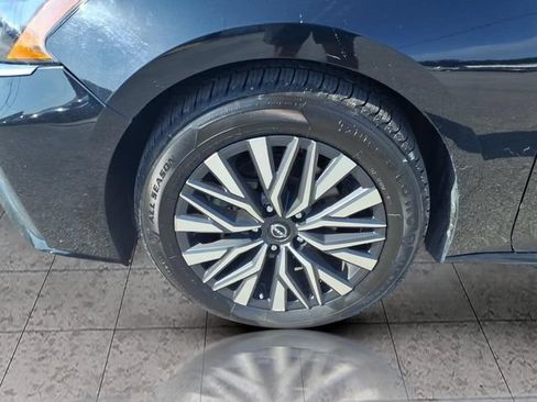 Used 2024 Nissan Altima 2.5 SV FWD image 6