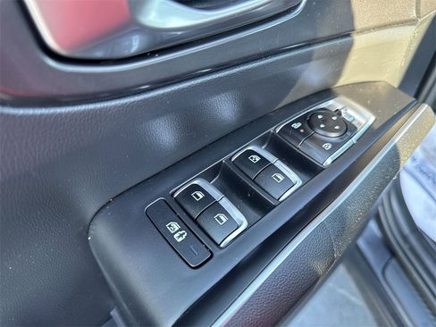 Used 2025 Kia Sorento EX image 19