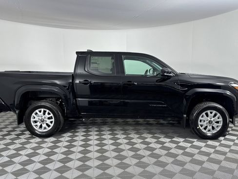 New 2025 Toyota Tacoma SR5 image 3