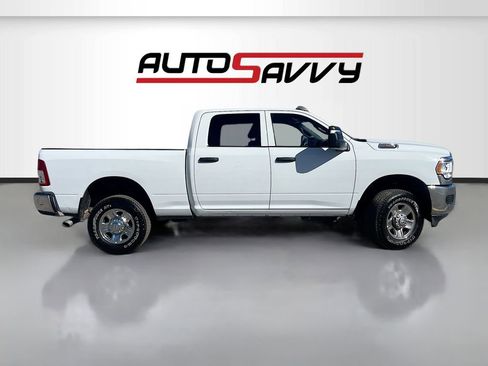 Used 2024 RAM 2500 Tradesman w/ Chrome Appearance Group AWD/4WD image 8
