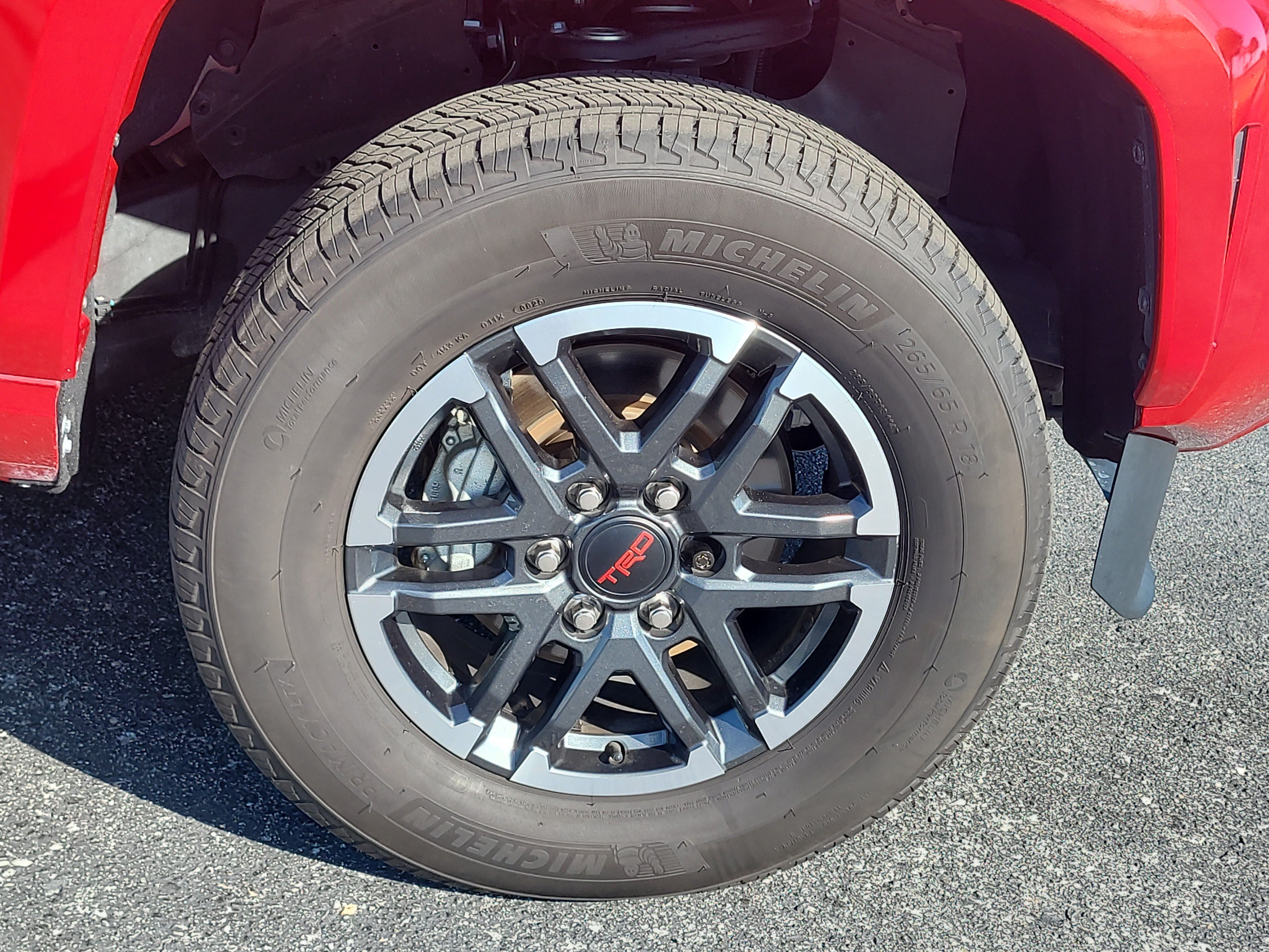 Certified 2025 Toyota Tacoma TRD Sport AWD/4WD image 9