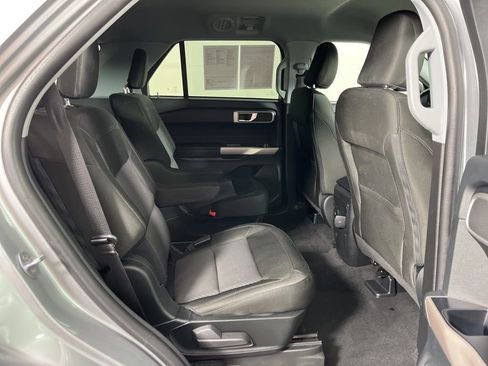 Used 2023 Ford Explorer XLT image 9