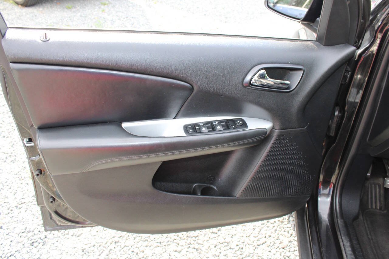 Used 2012 Dodge Journey SXT w/ Popular Equipment Group FWD image 19