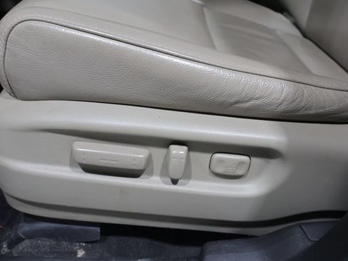 Used 2017 Honda Pilot Touring image 12
