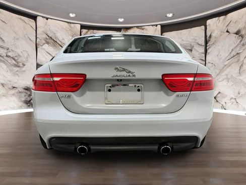 Used 2018 Jaguar XE Portfolio RWD image 8