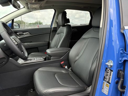 New 2026 Kia Sportage EX FWD image 11
