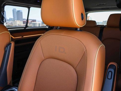 New 2025 Volkswagen ID. Buzz Pro S RWD image 29