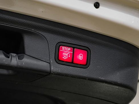 Used 2020 Mercedes-Benz GLE 350 w/ AMG Line Exterior image 47