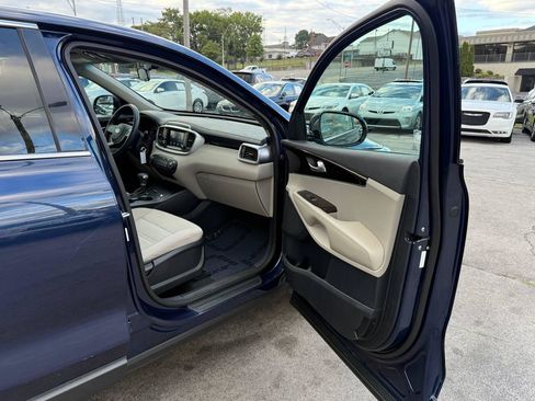 Used 2019 Kia Sorento FWD image 20