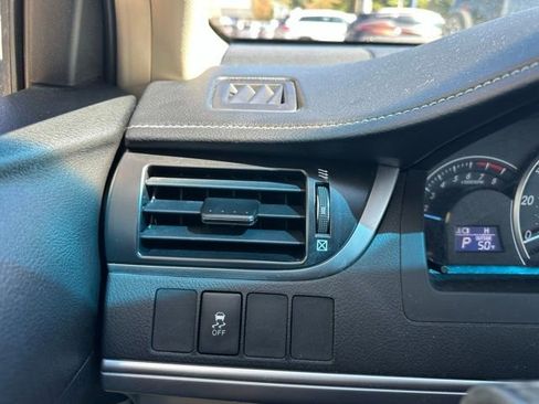 Used 2013 Toyota Camry LE FWD image 19
