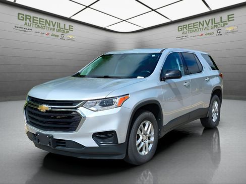 Used 2021 Chevrolet Traverse LS FWD image 1