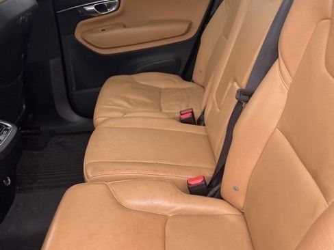 Used 2016 Volvo XC90 T6 Momentum image 11