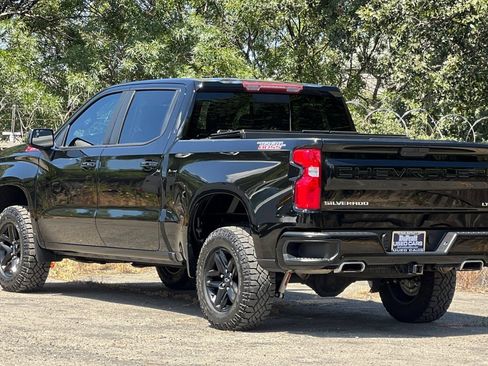 Used 2021 Chevrolet Silverado 1500 LT Trail Boss w/ Convenience Package II AWD/4WD image 6