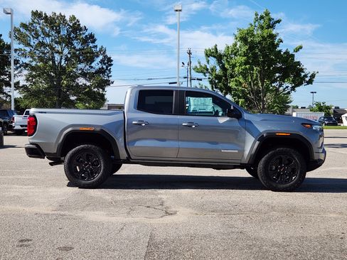 New 2025 GMC Canyon Elevation w/ Convenience Package image 8