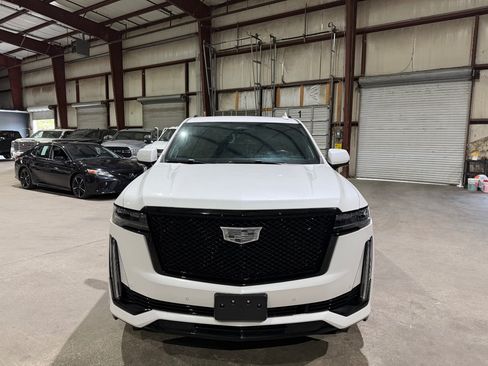 Used 2021 Cadillac Escalade ESV Sport w/ Driver Assist Tech Package AWD/4WD image 10