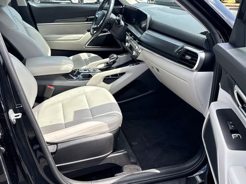 Used 2024 Kia Telluride S w/ S Sunroof Package FWD image 13