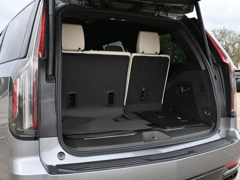 Used 2021 Cadillac Escalade Sport w/ Driver Assist Tech Package image 22