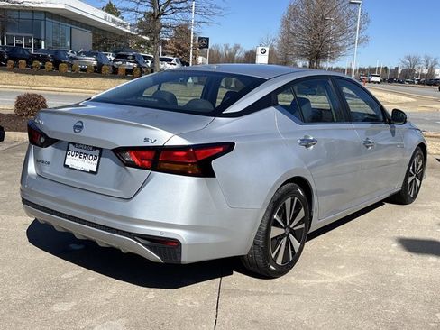 Used 2022 Nissan Altima 2.5 SV image 3