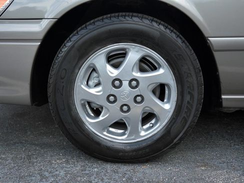 Used 2001 Toyota Camry XLE image 21