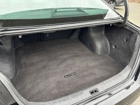 Used 2025 Nissan Altima 2.5 SV FWD image 31