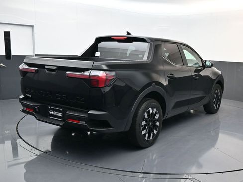 Certified 2025 Hyundai Santa Cruz SE image 4