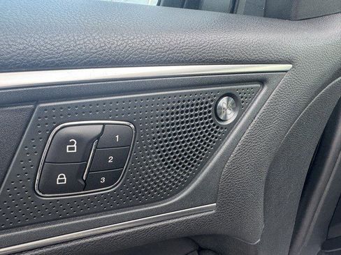 Used 2024 Ford Edge Titanium image 12