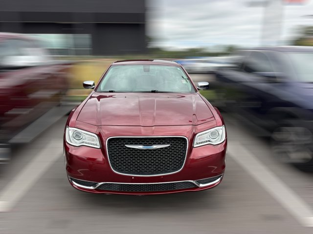 Used 2018 Chrysler 300 Touring L RWD image 2