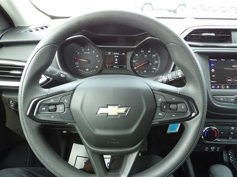 Certified 2023 Chevrolet TrailBlazer LS FWD image 15