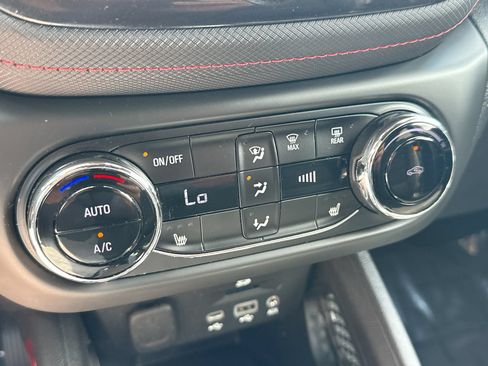 Used 2022 Chevrolet TrailBlazer RS w/ Sun and Liftgate Package FWD image 18