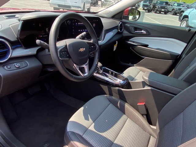 Used 2026 Chevrolet Trax LT w/ Driver Confidence Package FWD image 12