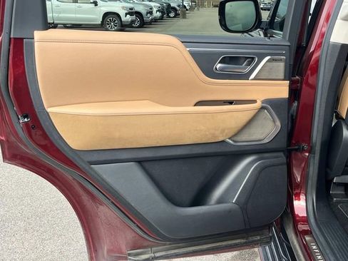 Used 2025 INFINITI QX80 Sensory image 25