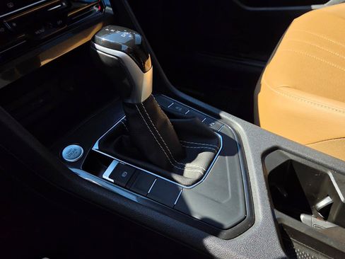 Certified 2023 Volkswagen Tiguan SE R-Line FWD image 30