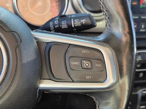 Used 2018 Jeep Wrangler Unlimited Sahara image 22