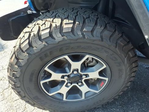 Used 2022 Jeep Wrangler Unlimited Rubicon w/ LED Lighting Group AWD/4WD image 32