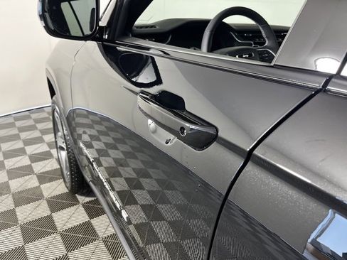 Used 2025 Jeep Grand Cherokee Limited image 13