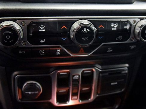 Used 2022 Jeep Gladiator Sport AWD/4WD image 19