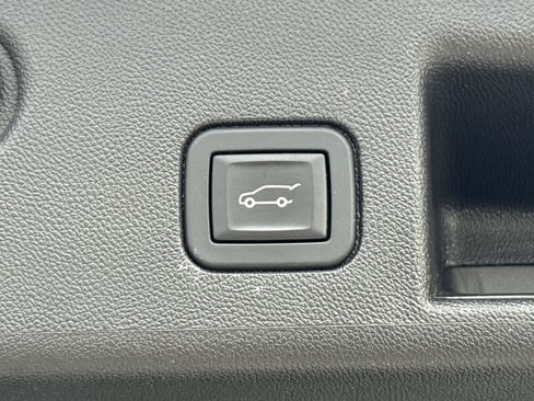 Used 2024 Chevrolet Equinox LT FWD image 10