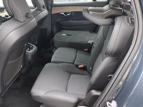 Used 2025 Volvo XC90 B6 Plus image 31