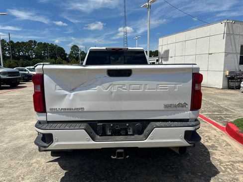 Used 2025 Chevrolet Silverado 3500 High Country w/ High Country Premium Package AWD/4WD image 6