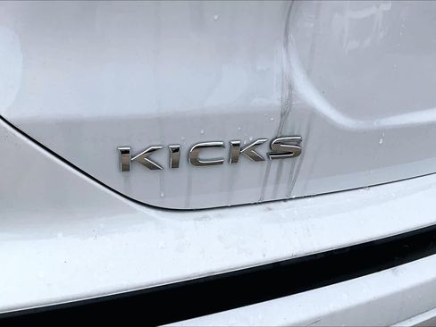 New 2025 Nissan Kicks Play S image 8