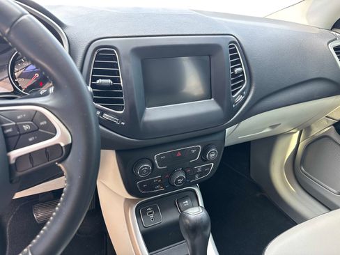 Used 2019 Jeep Compass Latitude w/ Popular Equipment Group FWD image 26