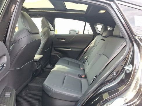 Used 2023 Toyota Venza Nightshade image 12