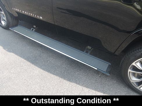Used 2023 Jeep Grand Wagoneer Series III AWD/4WD image 49