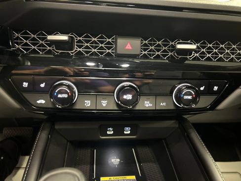 Used 2023 Honda Accord Touring image 17